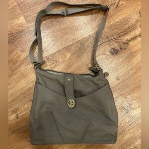 Baggallini crossbody
